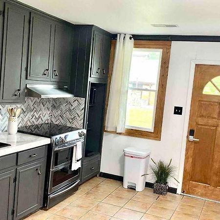 Small Rental For Couple Getaway Dalton Exterior photo