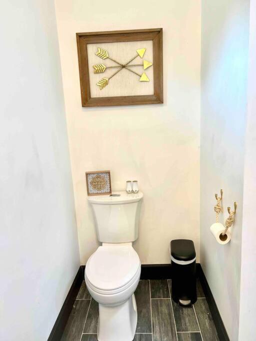 Small Rental For Couple Getaway Dalton Exterior photo