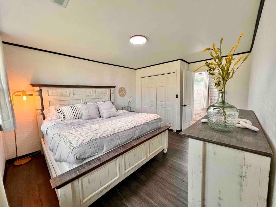 Small Rental For Couple Getaway Dalton Exterior photo